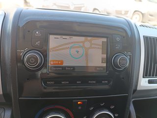 FIAT Ducato 2.3 CHASIS CAJA CERRADA CON TRAMPILLA