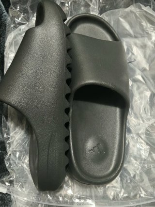 Chanclas Adidas Yeezy Gris