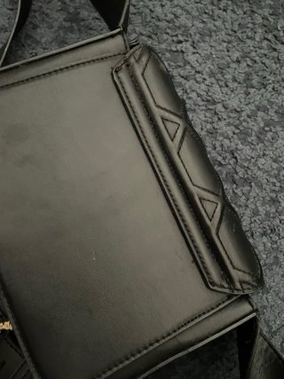 Bolso Parfois negro acolchado