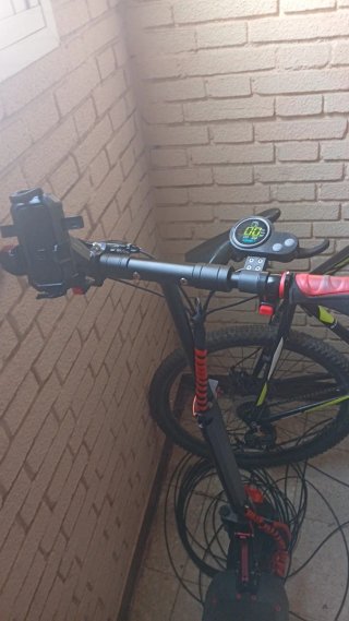 Patinetes eléctricos necesitan batería y el máster