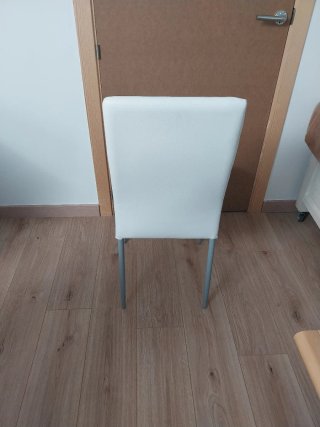 Silla polipiel blanca