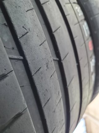 Neumáticos 275/35 R19