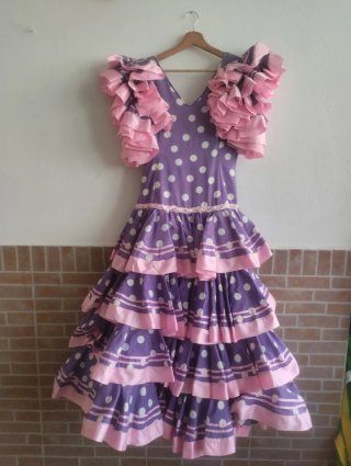Traje de flamenca volantes lunares