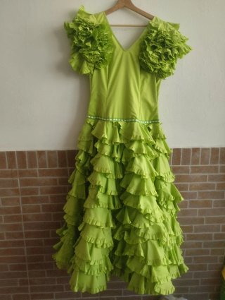 Traje de flamenca volantes lunares