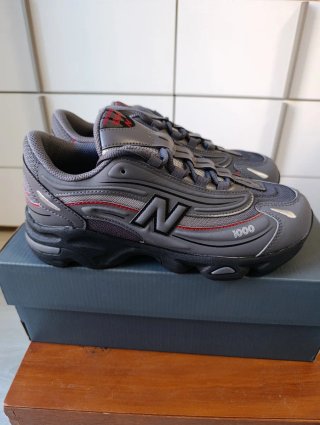 New Balance 1000 Unisex 39 EU