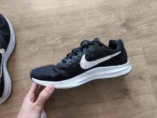 Zapatillas Nike Negras y Blancas