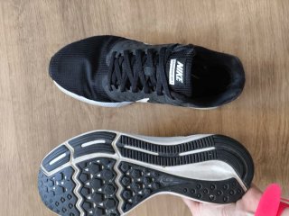 Zapatillas Nike Negras y Blancas