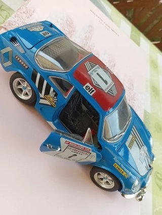Maqueta Alpine Renault 1.800S 1/16 Burago