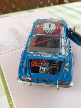 Maqueta Alpine Renault 1.800S 1/16 Burago