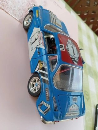Maqueta Alpine Renault 1.800S 1/16 Burago
