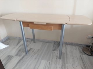 Mesa de cocina extensible Color haya.