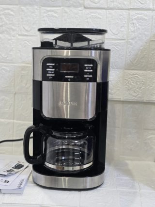 Macchina da caffè Severin con macinacaffè integrato