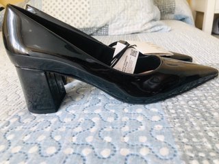 CHOLLO!! Zapatos de charol negros talla 38 de Zara