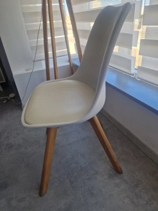 Silla Nórdica Blanca y Beige