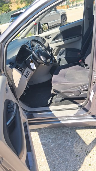 Mitsubishi Grandis 2008