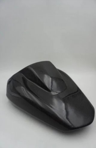 TAPA DE ASIENTO TRASERO EN CARBONO BMW K1300S