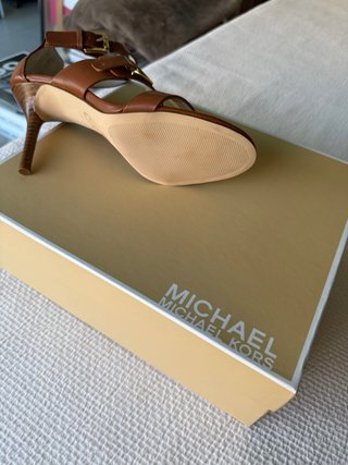 Sandalias Michael Kors T 38 Marrón y Dorado