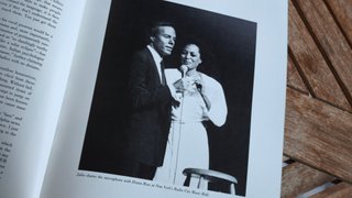 Libro Julio Iglesias "The New Valentino" USA 1985