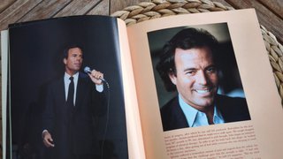 Libro Julio Iglesias "The New Valentino" USA 1985