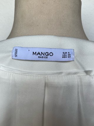 Blazer Mango Blanca con Ribete Negro