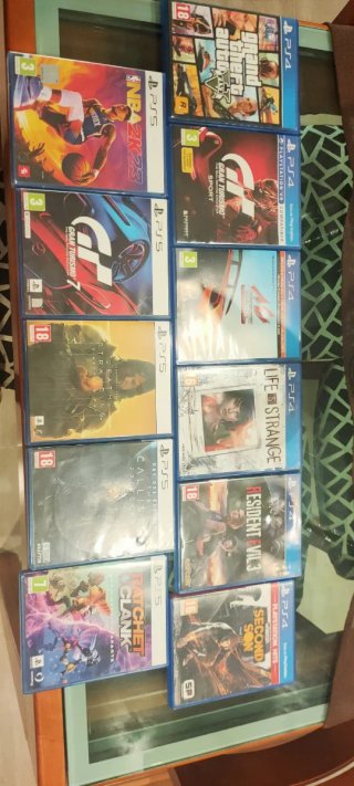 Pacchetto di giochi PS5 e PS4