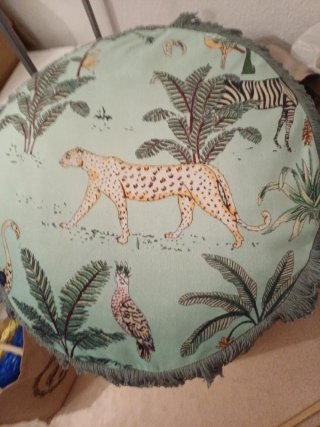 Puf reposapiés estampado jungla