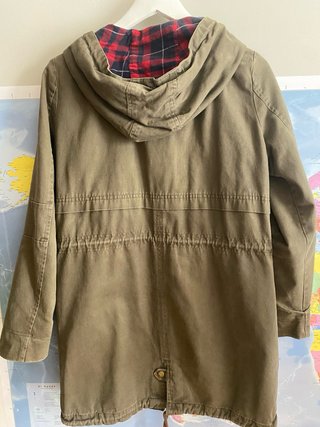 Chaqueta verde estilo parka