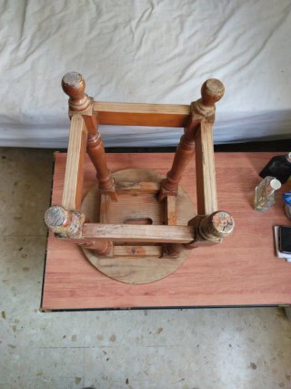 Taburete de madera maciza