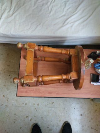 Taburete de madera maciza