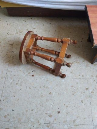 Taburete de madera maciza