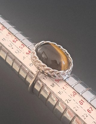 Conjunto Plata y Ojo de Tigre: Anillo y Pendientes