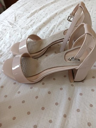 Sandalias tacón beige