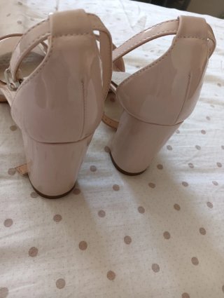 Sandalias tacón beige