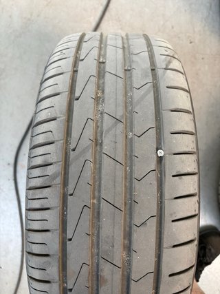 Hankook 215/45 R18