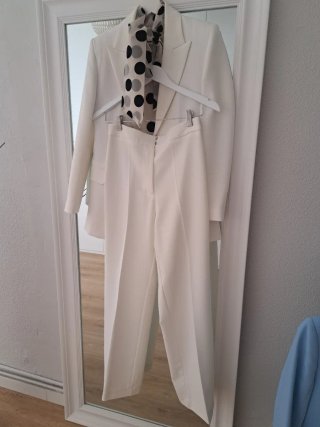 Traje de chaqueta blanco con estampado