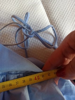 Vestido con volantes de Zara