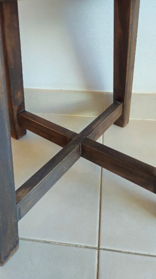 Mesita auxiliar rústica