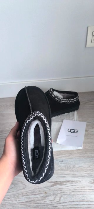 Pantofole UGG nere in lana