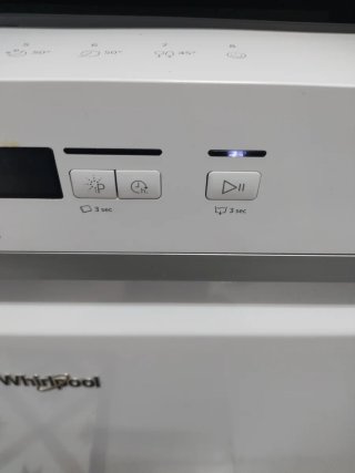 Lavavajillas Whirlpool Blanco estropeado.