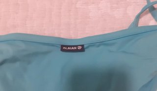 Dos bikinis  triangulares de Decathlon Talla 36