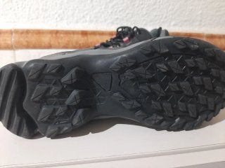 Zapatillas mujer Ipso negras y grises