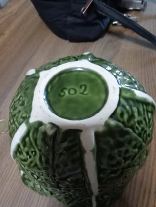Sopera de cerámica con forma de col