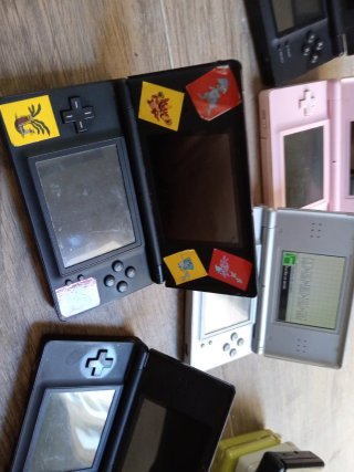 Lote  Nintendo DS Lite para piezas (Negro, Rosa,