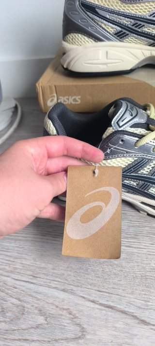 Asics Gel Kayano Beige/Plata