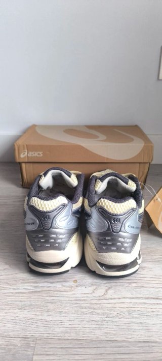 Asics Gel Kayano Beige/Plata