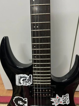 Guitarra Eléctrica Washburn Negra