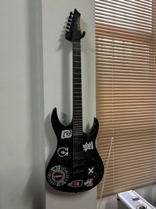 Guitarra Eléctrica Washburn Negra