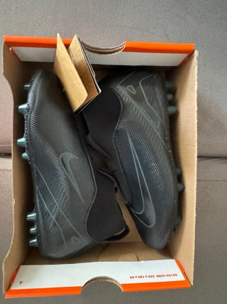 Botas de fútbol Nike negras