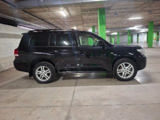 Toyota Land Cruiser 200 2012