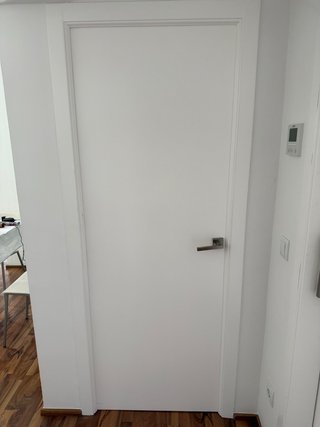 Puerta madera lacada blanco